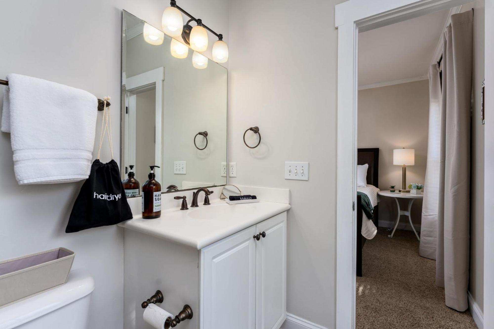 Downtown Wilmington Home ~ Pet Friendly Bagian luar foto