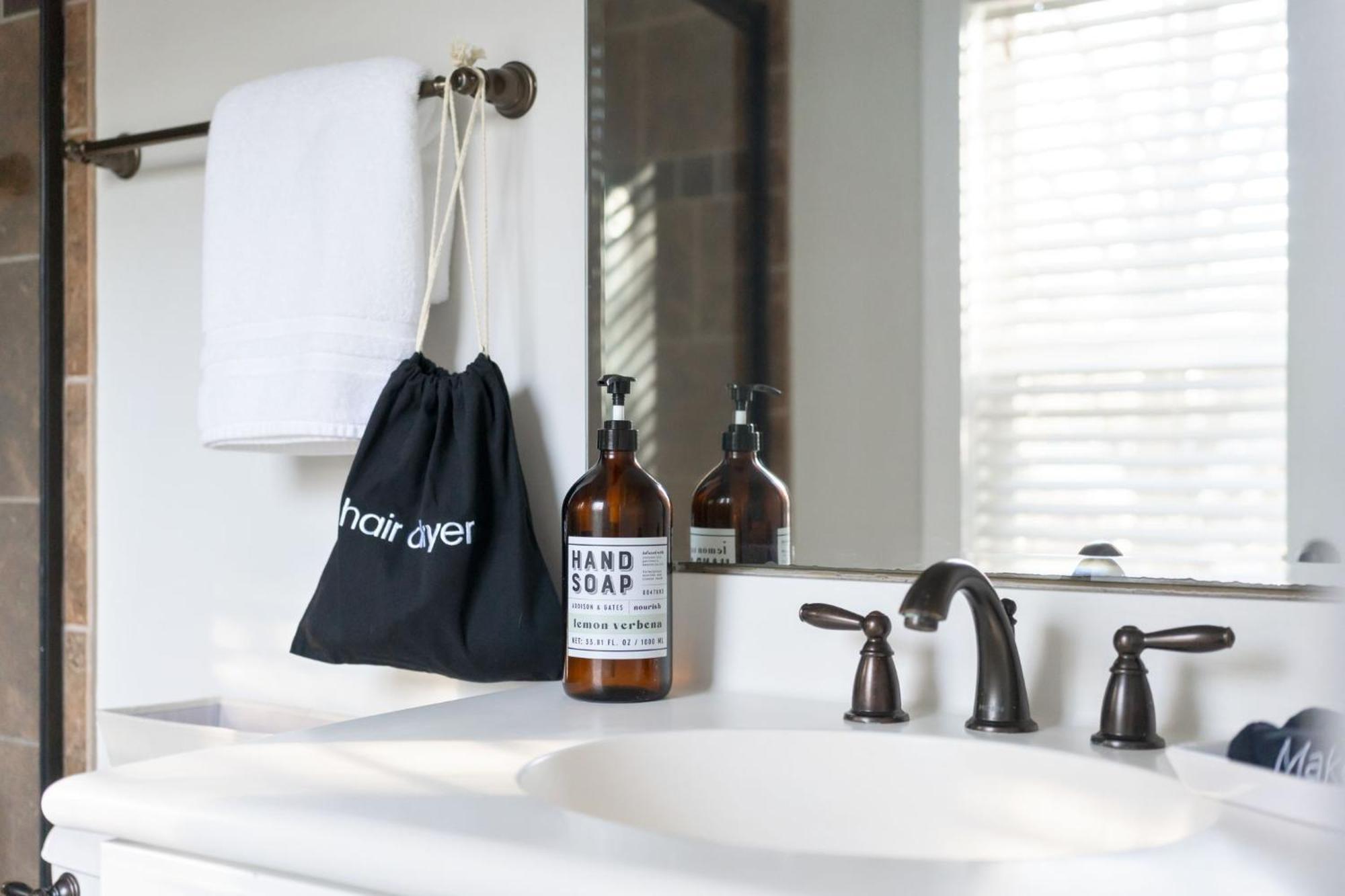 Downtown Wilmington Home ~ Pet Friendly Bagian luar foto