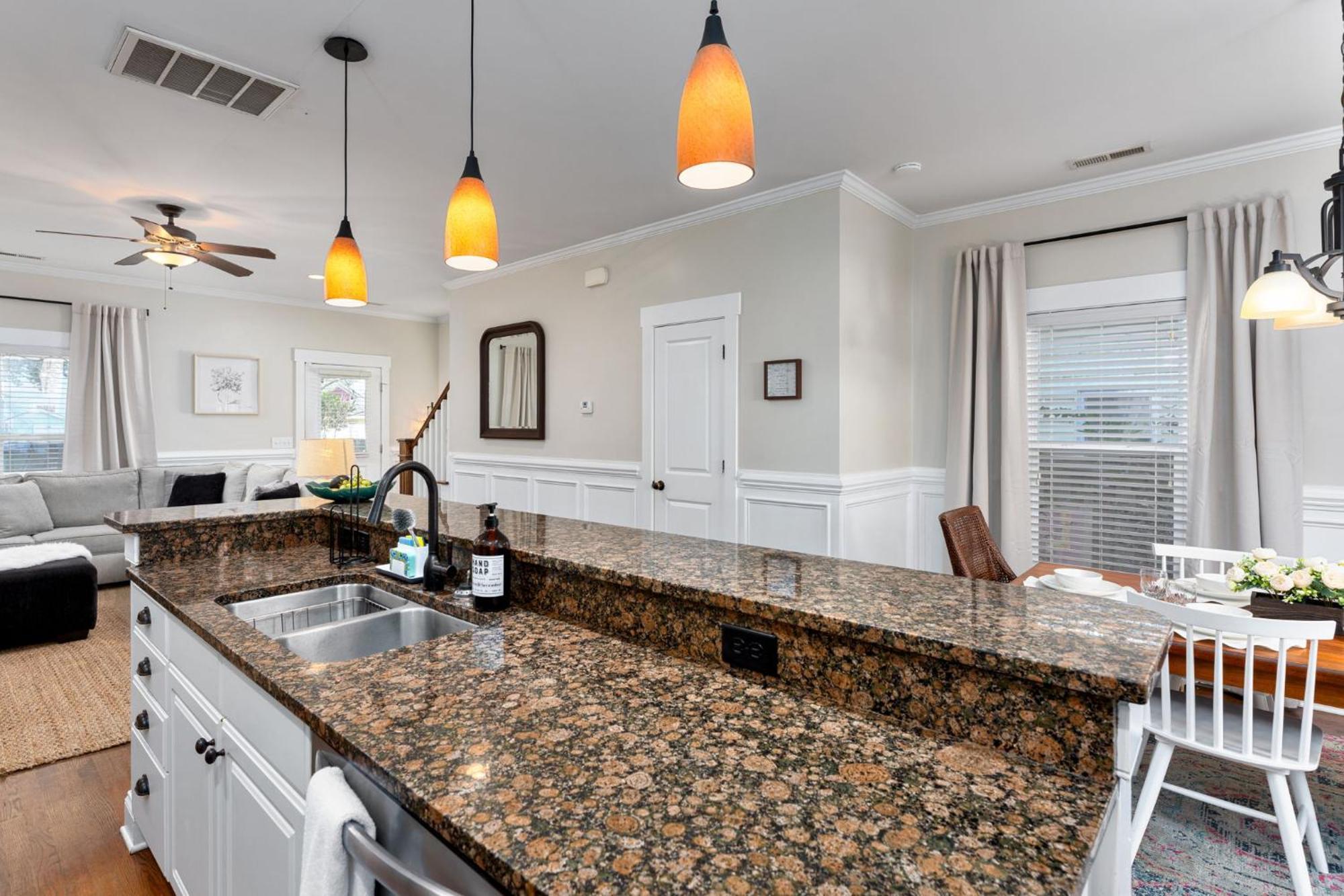 Downtown Wilmington Home ~ Pet Friendly Bagian luar foto